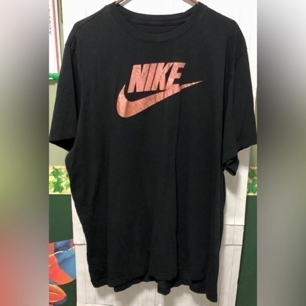☄️Nike Black with Rose Gold Swoosh T-shirt